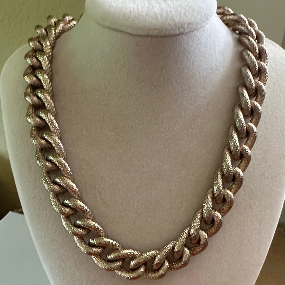 Luxurious Gold-Tone Chain Necklace